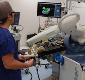 Il robot Mako del San Luca è il top della chirurgia protesica