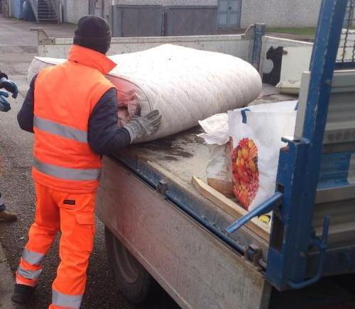 Rifiuti, oltre 37 tonnellate raccolte in un anno ai bordi delle strade