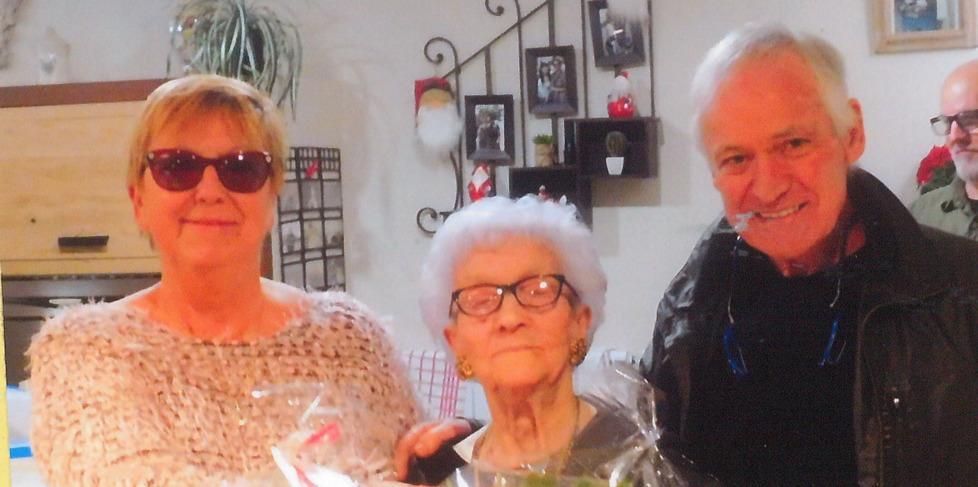 Delfina compie 100 anni tra parole crociate e tv «Il segreto? La famiglia»