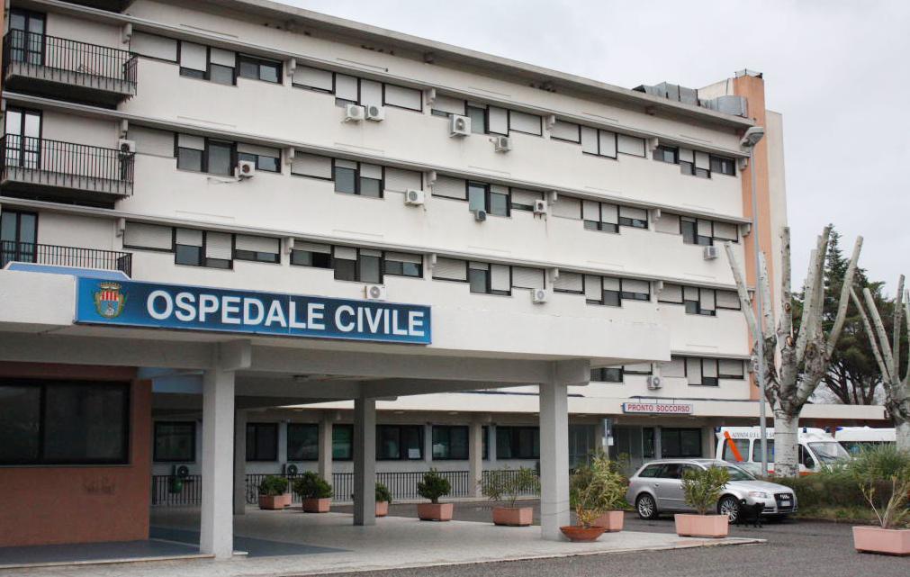 Alghero, paziente cade dalla barella: l’Ats la risarcisce 