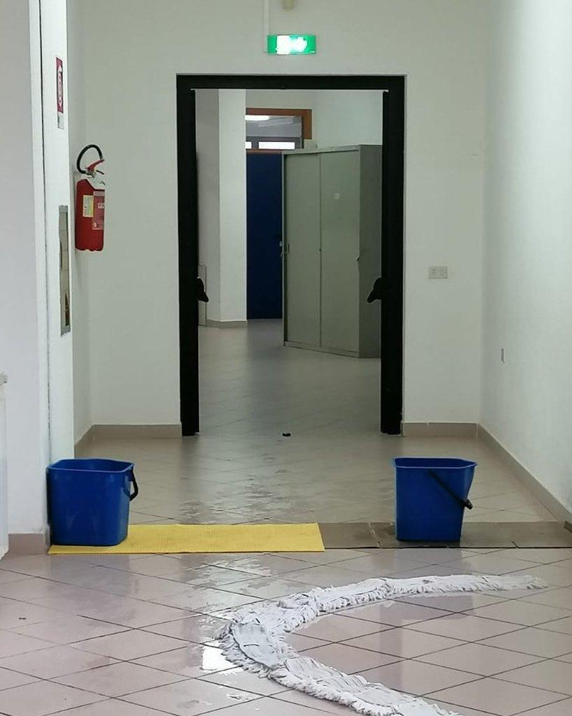 San Teodoro e La Caletta, scuole chiuse per infiltrazioni d’acqua