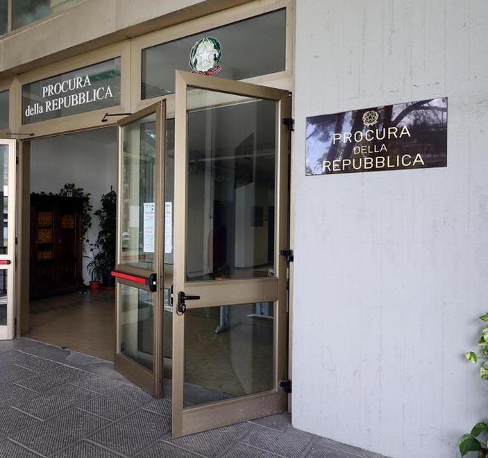 Un altro sacerdote minacciato per rubare oro e contanti