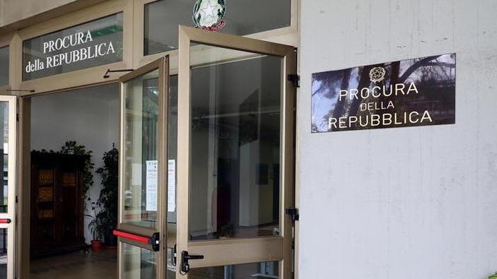 Un altro sacerdote minacciato per rubare oro e contanti