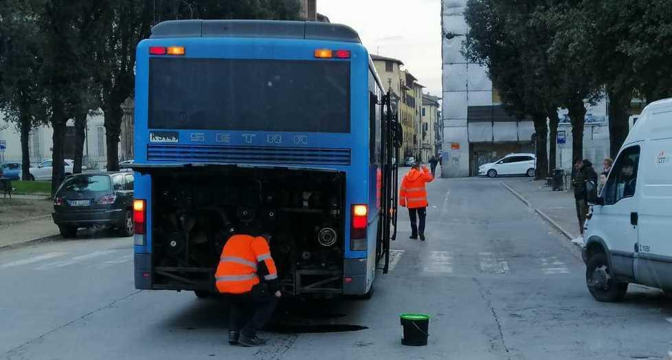 Due autobus di Ctt vanno ko e saltano una ventina di corse 