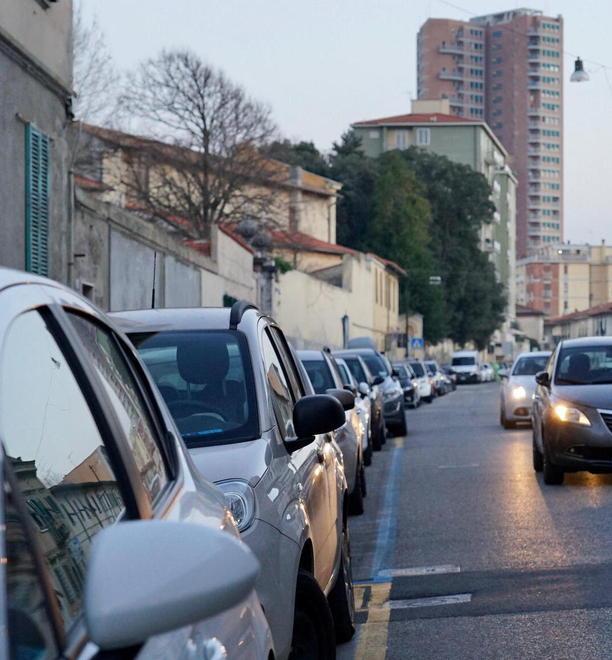 «Borgo Cappuccini nel caos», mille firme per cancellare i 360 stalli blu 
