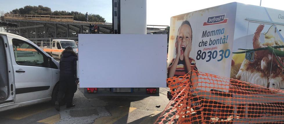 Scontro all’ex passaggio a livello