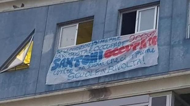 La protesta si allarga: il Santoni e il Da Vinci nelle mani degli alunni