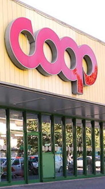 Rubano alcolici al supermercato: arrestate 