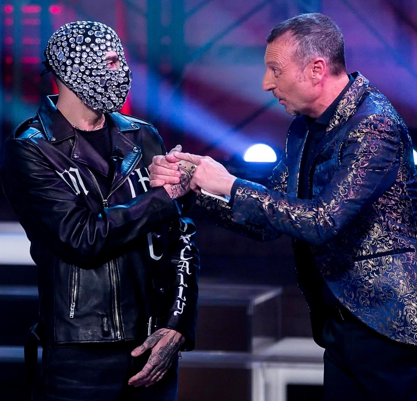 Sanremo e polemiche, la Rai difende il festival 