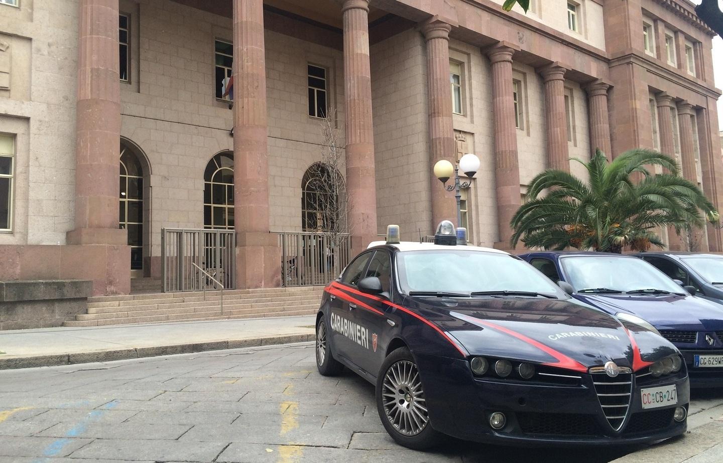 Sassari, forbiciate all’ex: «Mi sono solo difesa dalla sua violenza» 