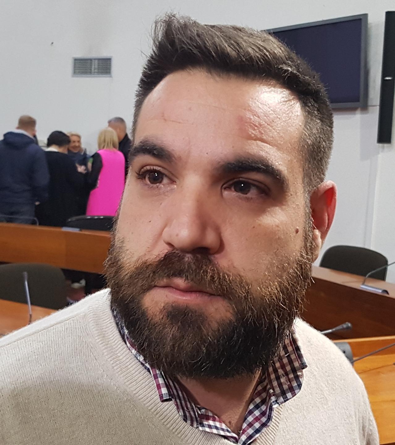 Commercianti in piazza: «Le tasse ci stritolano» 