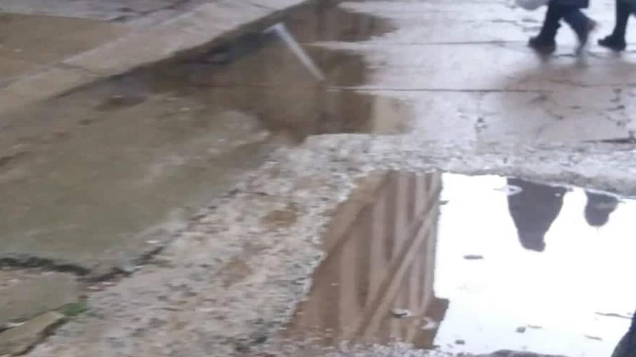 Buche e disagi davanti alla scuola