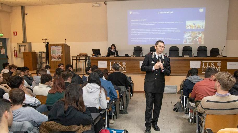 Modena, ambiente, studenti a lezione dai carabinieri: «La cultura è l’arma per difendere il pianeta»