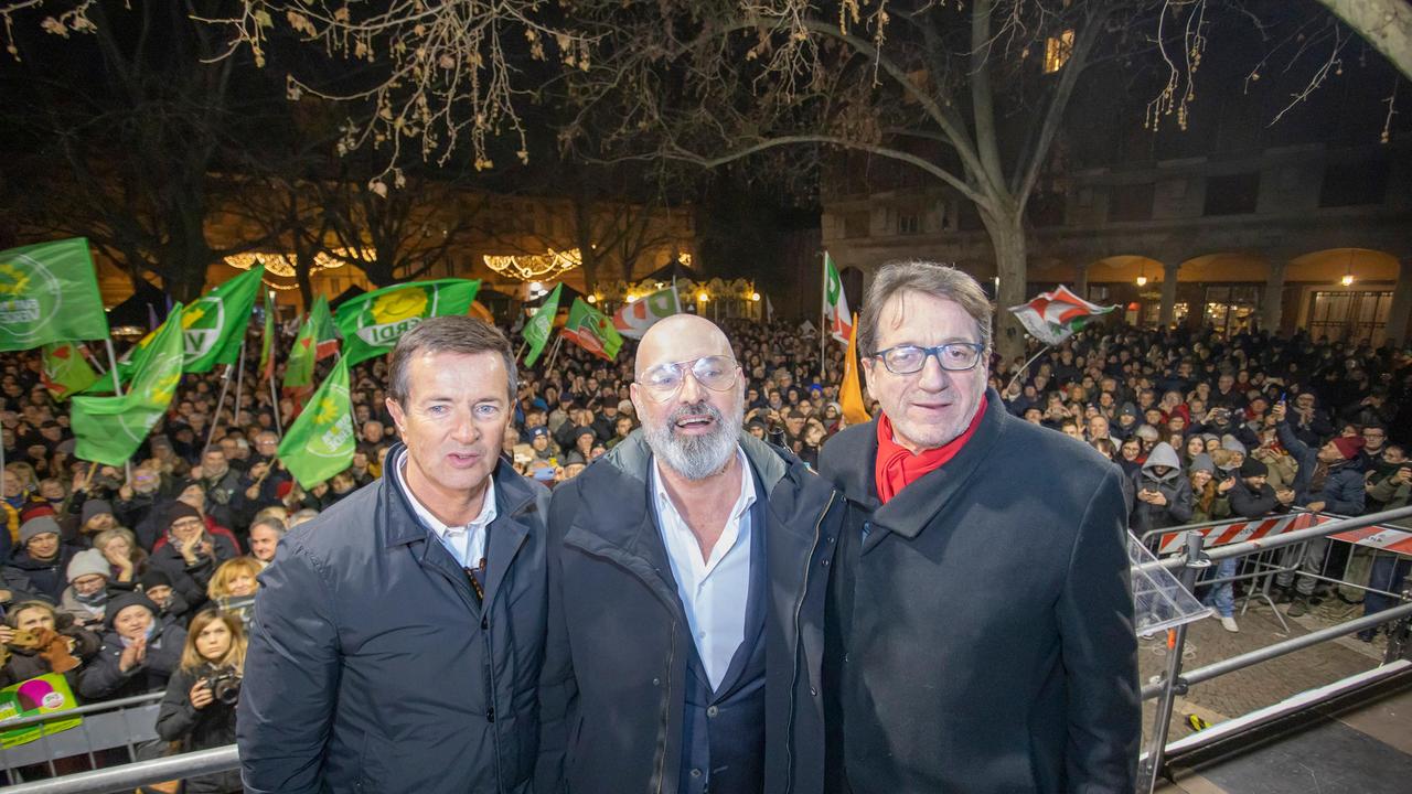 Bonaccini chiude a Modena e fa il pienone «Non conoscono l’Emilia»