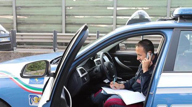 Ragazzini rubano un’auto per giocare: inseguiti e bloccati sulla fi-pi-li