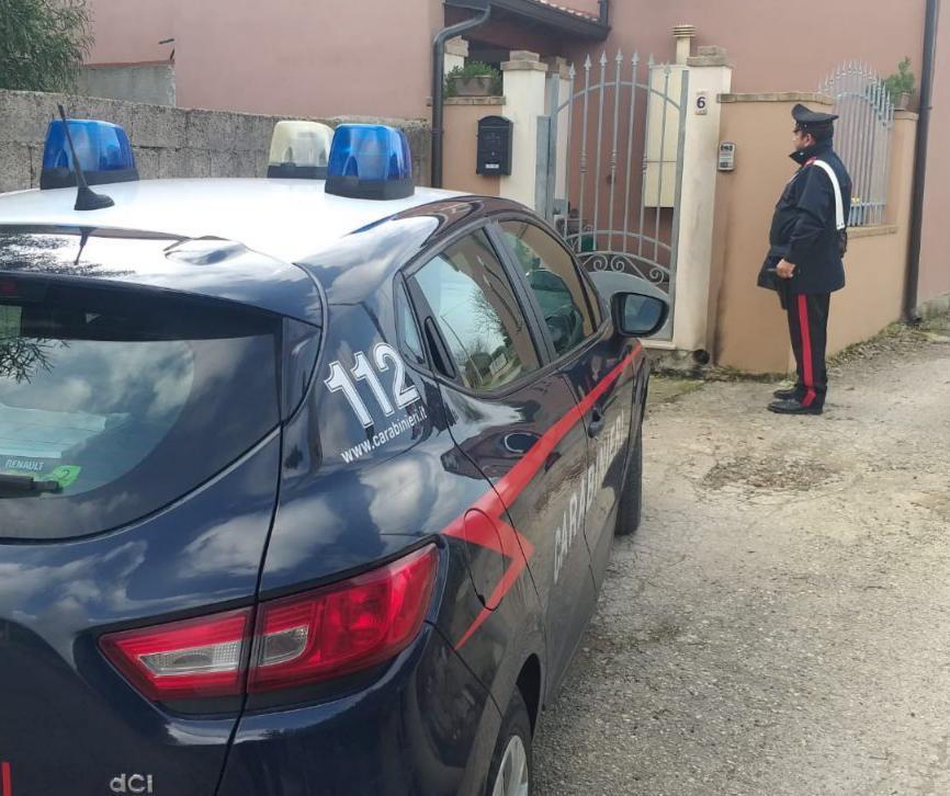 Villasor, brucia il portoncino della casa dello  zio 