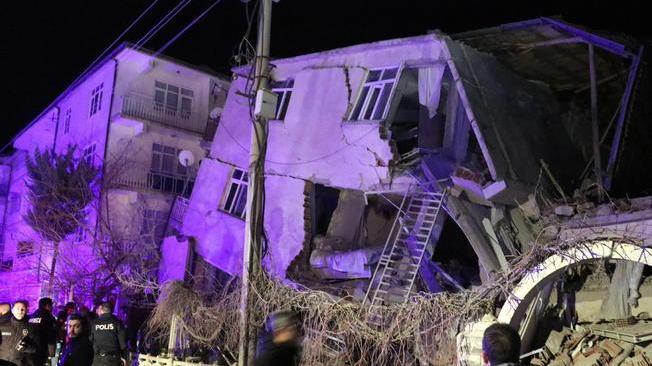 Sisma in Turchia, almeno 18 morti