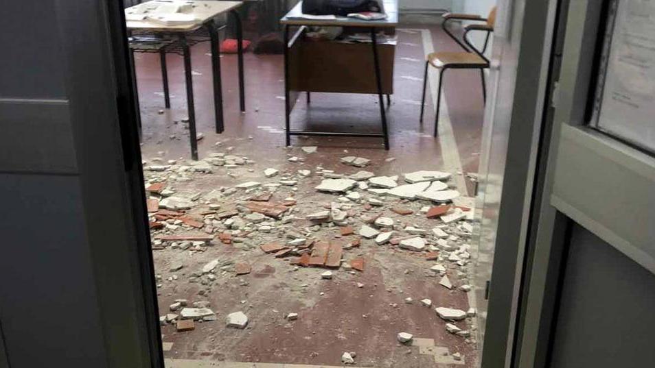Corteo dei docenti: «Andiamo in marcia per una scuola sicura»