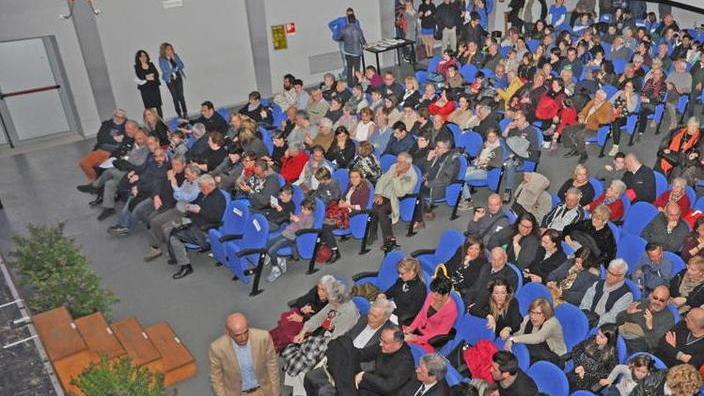 Per l’inaugurazione del teatro debutta la band del sindaco