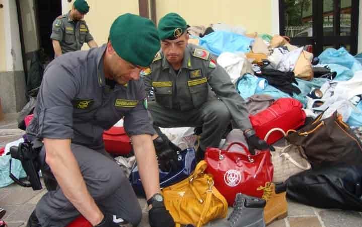 Sequestrata merce a venditore
