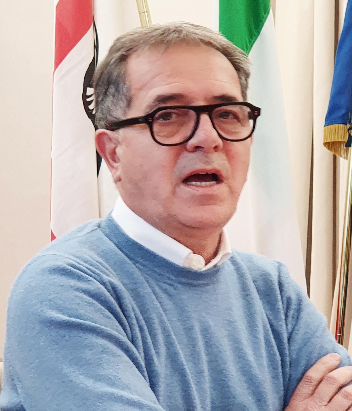 Sanna: «Nizzi proroghi le concessioni» 