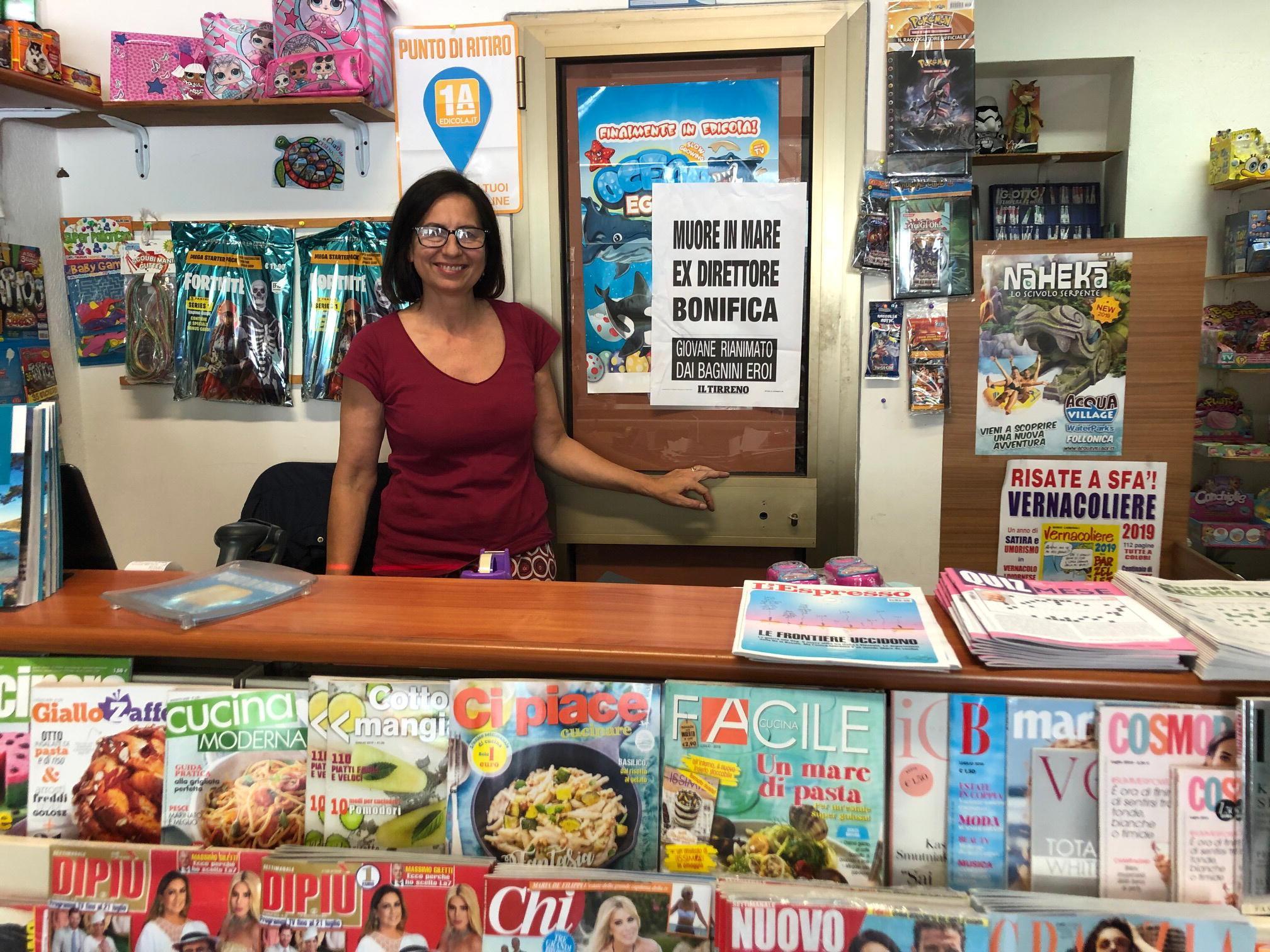 Cristina Teston dell'edicola del centro di Follonica