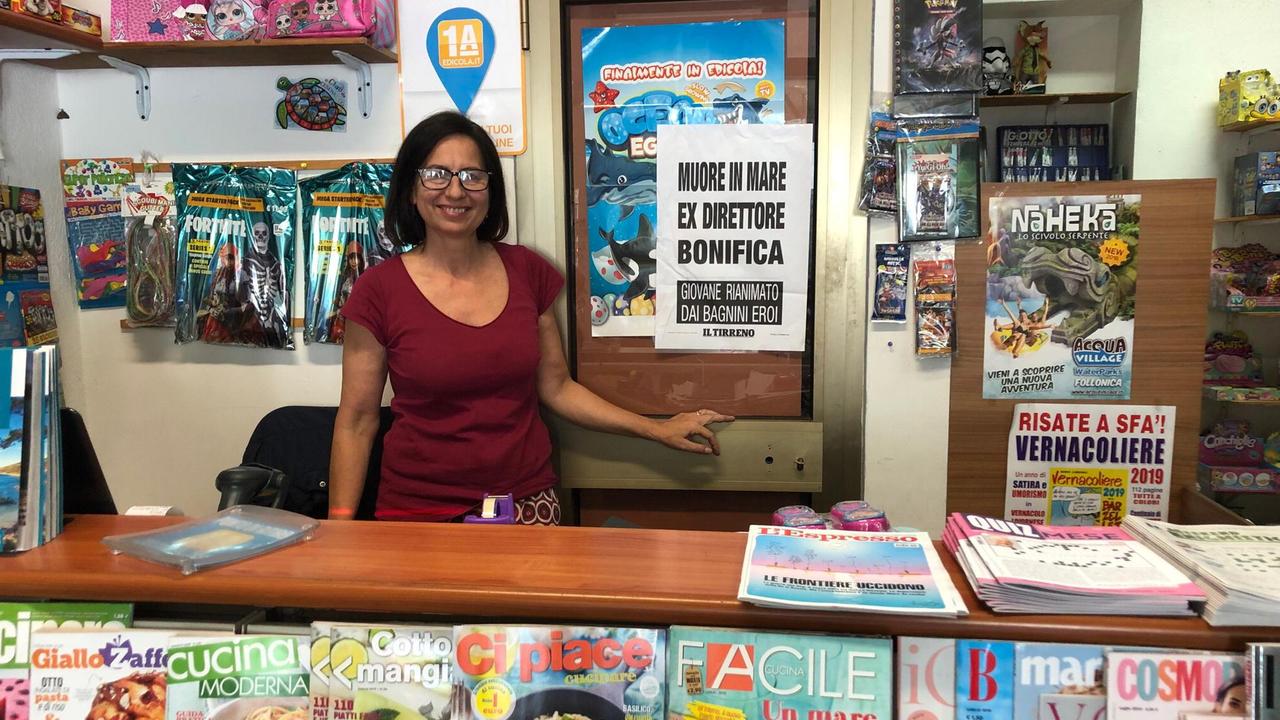 Cristina Teston dell'edicola del centro di Follonica