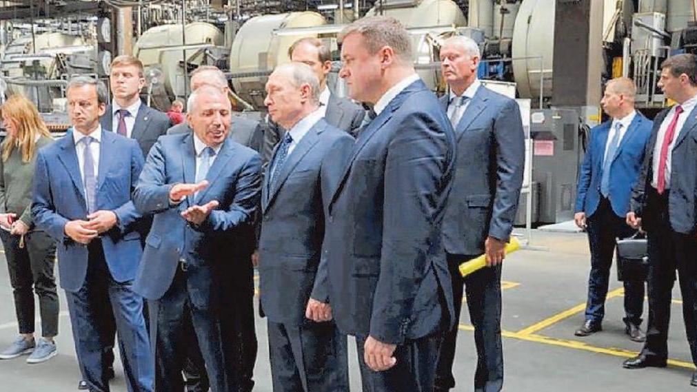 Putin in una conceria russa con i macchinari Italprogetti