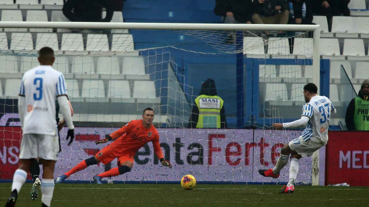 Il gol su rigore di Petagna al Bologna: solo un'illusione