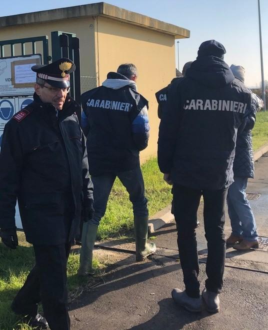 Finale, litigio al bar per una donna: «Ha sparato e mi ha picchiato» 