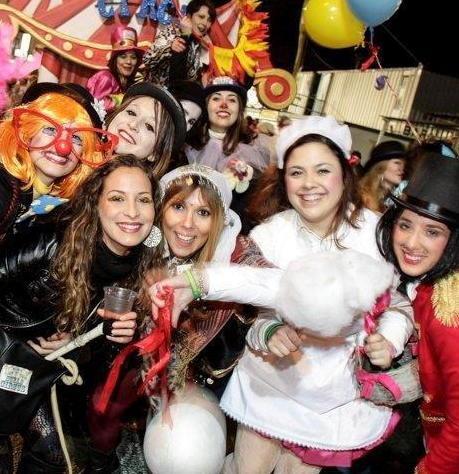 Sei sfilate in febbraio e per la prima volta anche il giovedì grasso