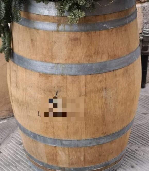 Rubata in centro storico maxibotte ornamentale Fu messa dai negozianti 