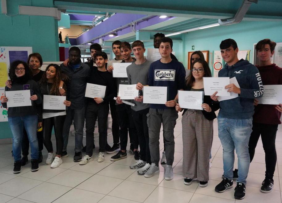 I nomi dei deportati scolpiti sulle pietre della Memoria 