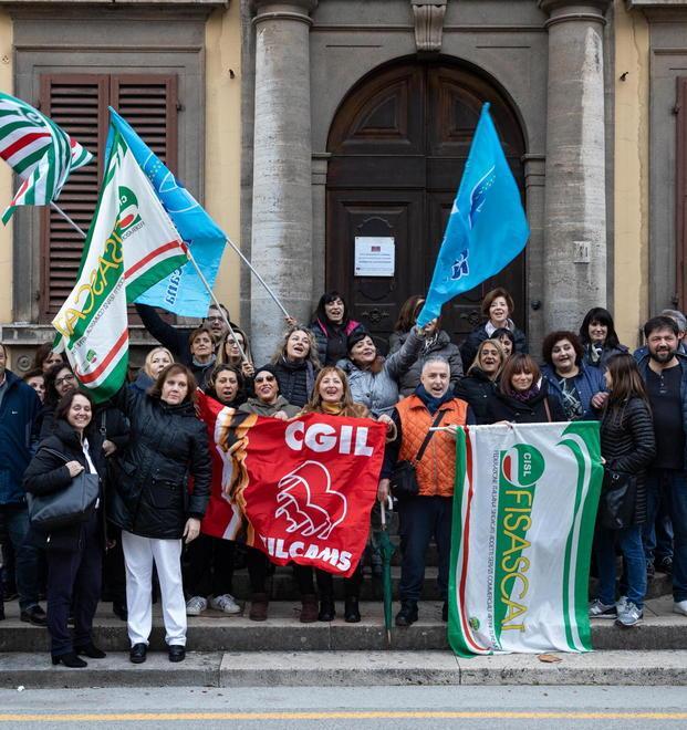 Integrativi, tagli prorogati di un mese 