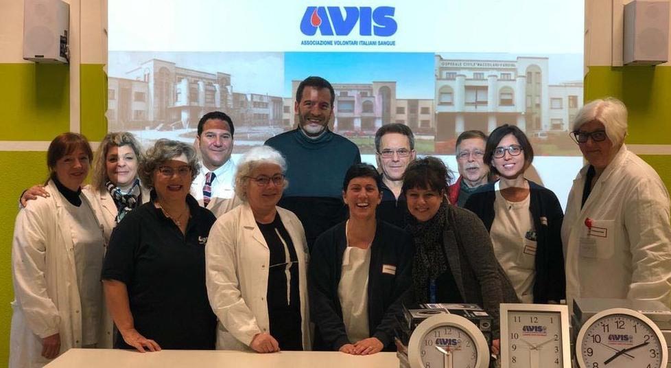 L’Avis dona 60 orologi alla lungodegenza «Per aiutare i pazienti»