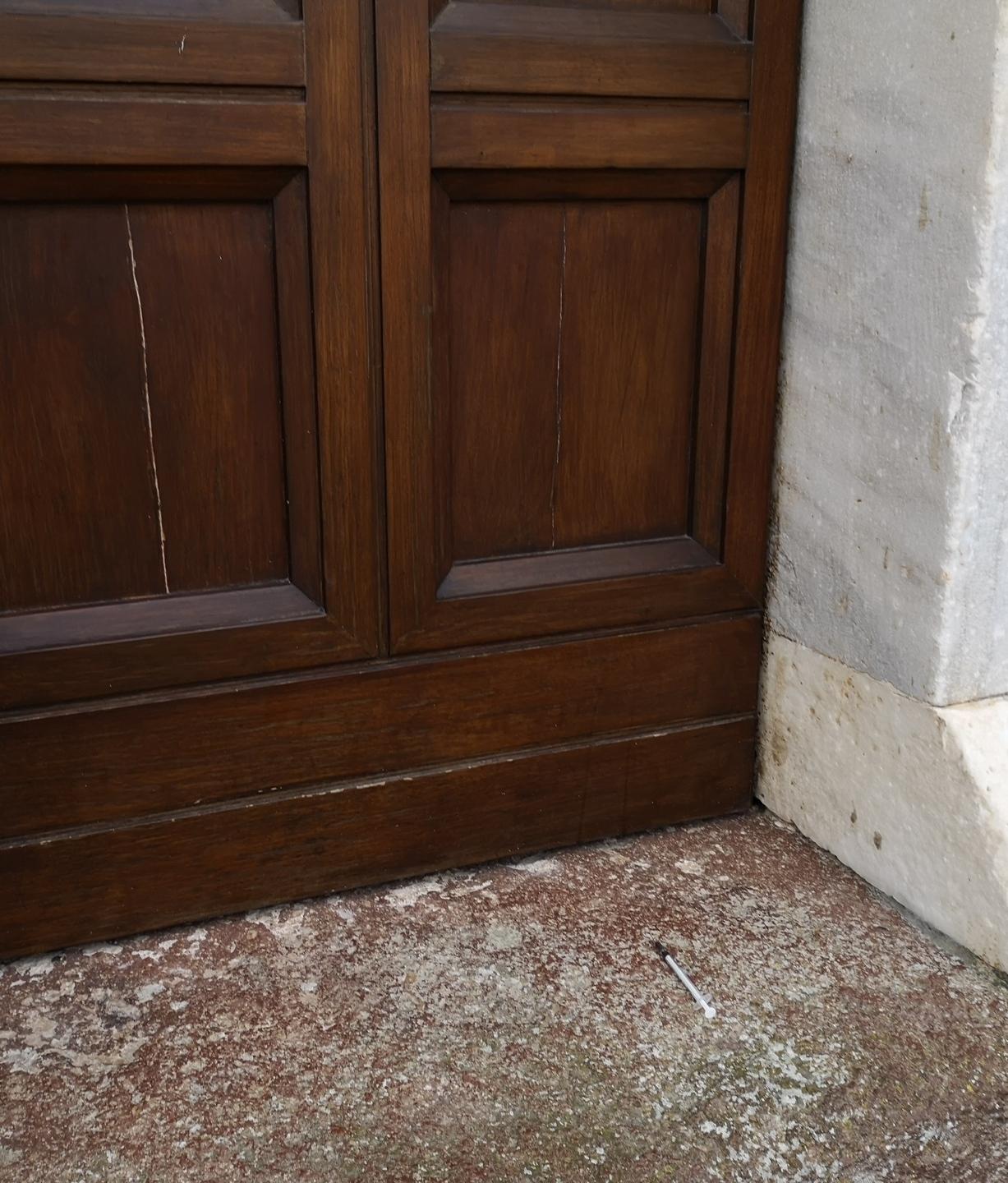 Siringhe e degrado nell’area attorno alla Basilica