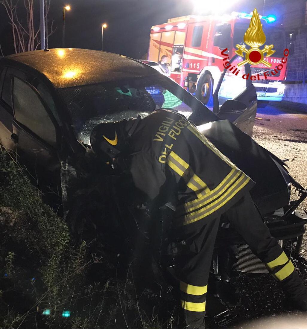 L'auto dei tre giovani