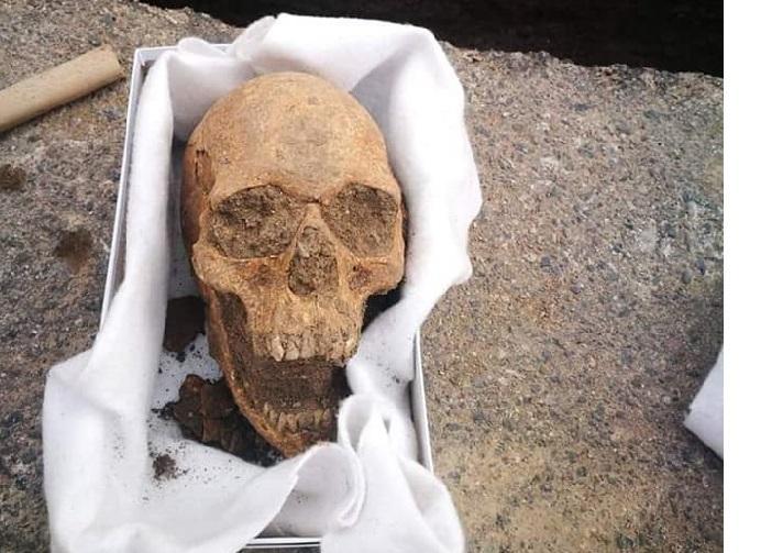 Spunta un teschio, mistero a Sorso 