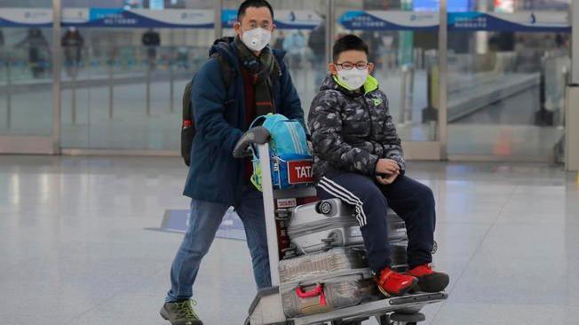 Virus Cina: più controlli in aeroporti
