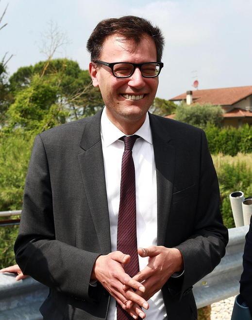 Il Pd regionale: «Lippi è un bravo sindaco per Cecina, il partito continua a sostenerlo» 