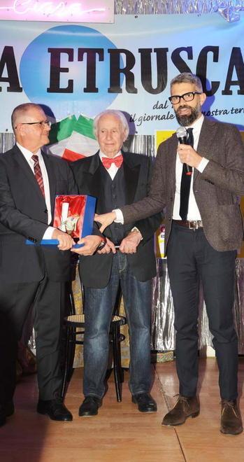 Personaggio dell’anno l’ex sindaco Giuliani per meriti sportivi premiato da Ferrari