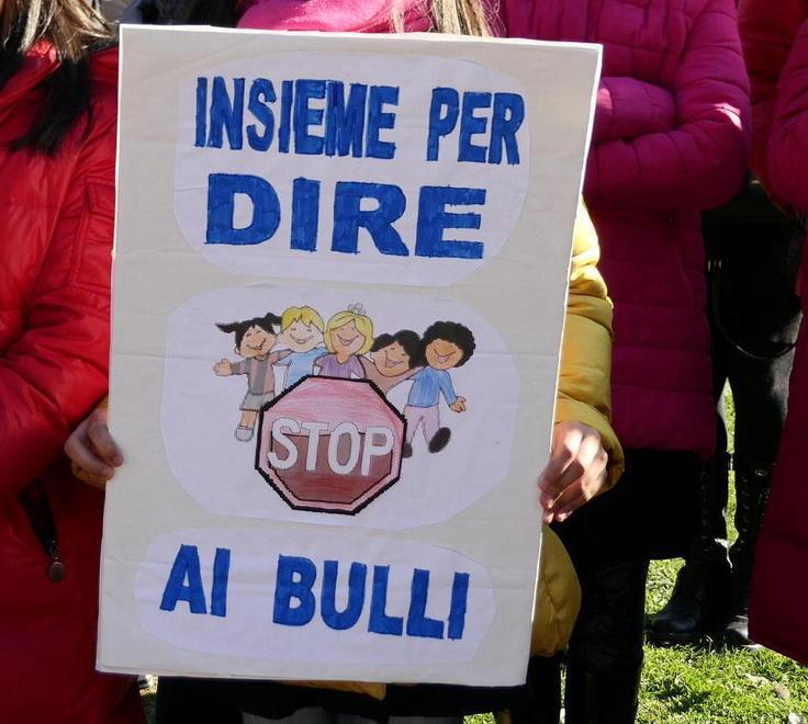 Disabile picchiato a scuola genitori convocati dai carabinieri 