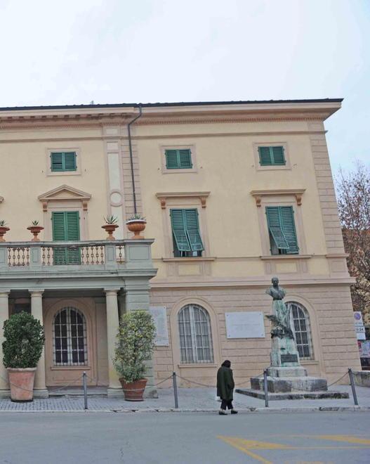 Infiltrazioni dal tetto del municipio al via i lavori di riparazione