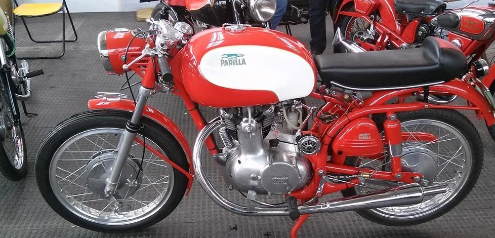 Auto, moto e bici in esposizione alla Cattedrale 