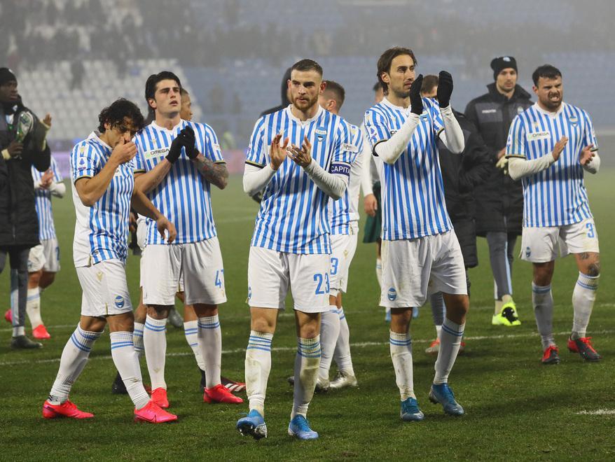 Il “Mazza” si colora di biancazzurro e canta Il derby del tifo è vinto, ma la festa è rossoblù