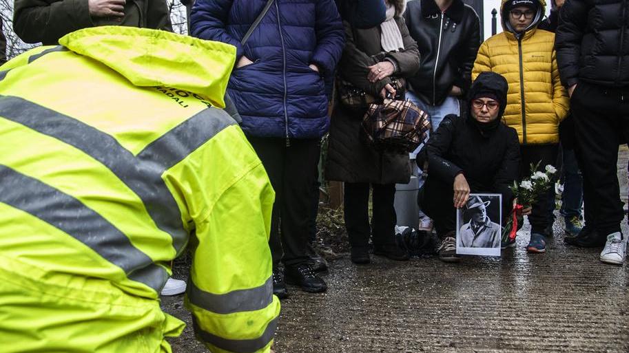 Posata la pietra d’inciampo in memoria di Adolfo Rossi