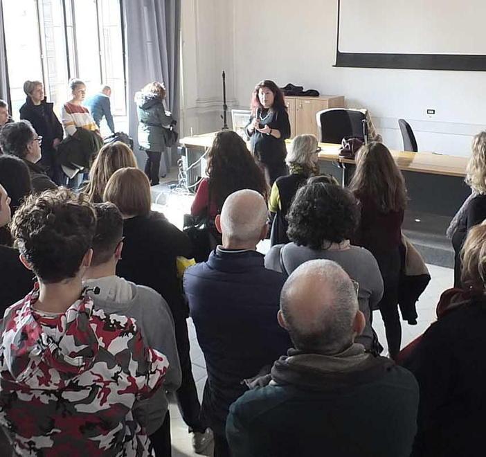 Scuola Pacinotti danneggiata, i genitori: "Gli autori sono esterni". La preside: "Dateci le prove"