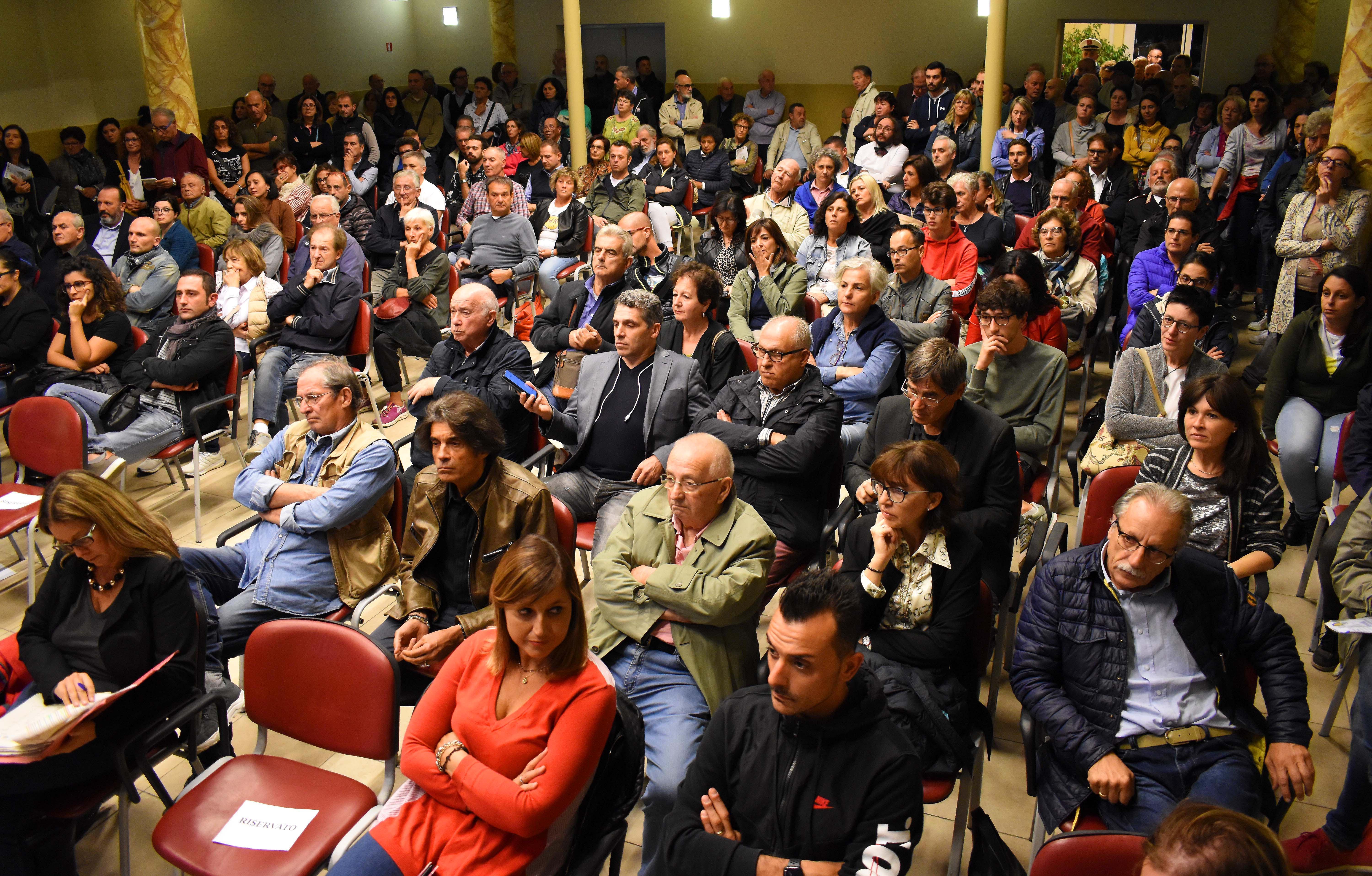 L’assemblea del 3 ottobre dello scorso anno nei locali della Misericordia di Casalguidi (foto Gori)