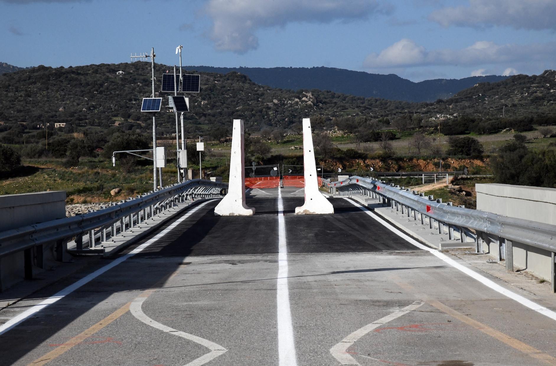 Sette anni dopo l'alluvione riapre il ponte di Oloè
