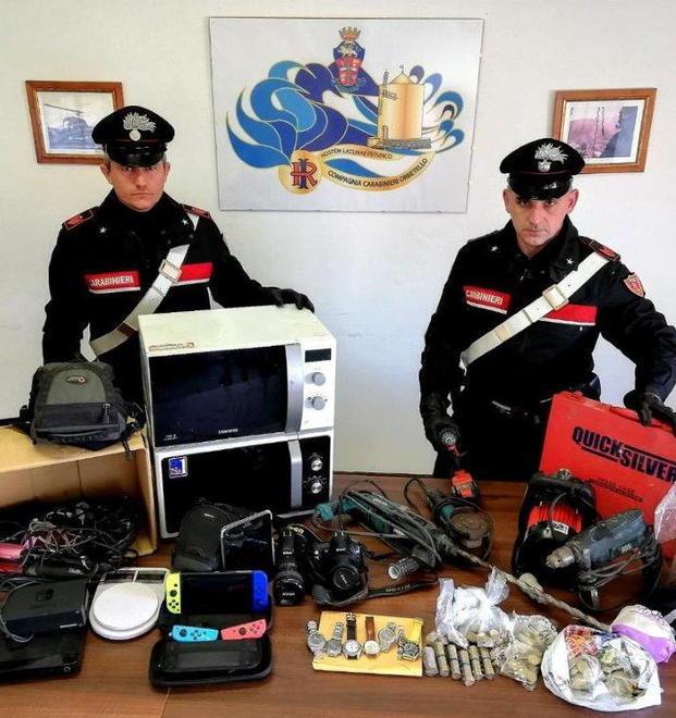 Ladri pendolari trovati con arnesi per lo scasso 